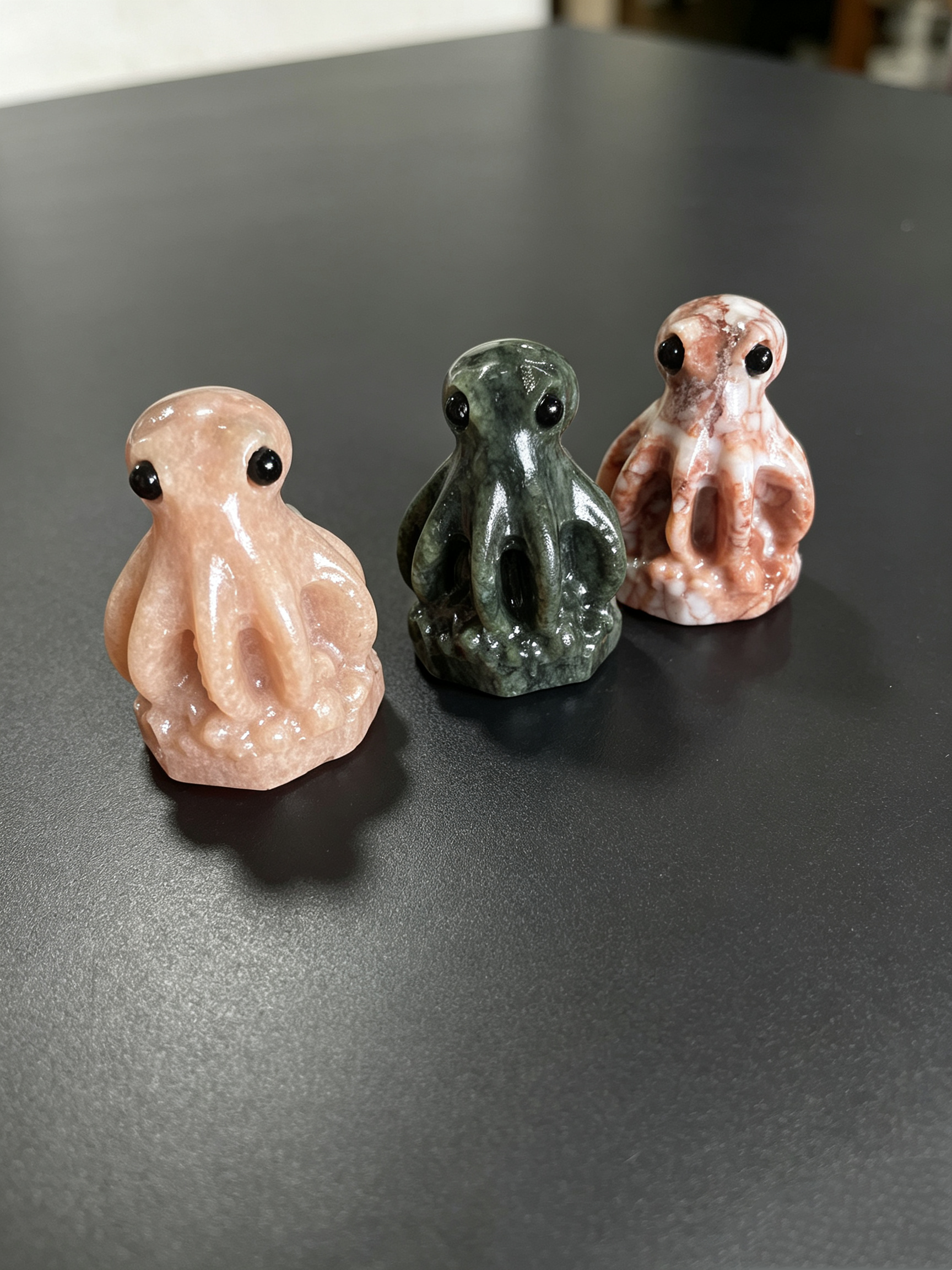 7cm Octopus Carving