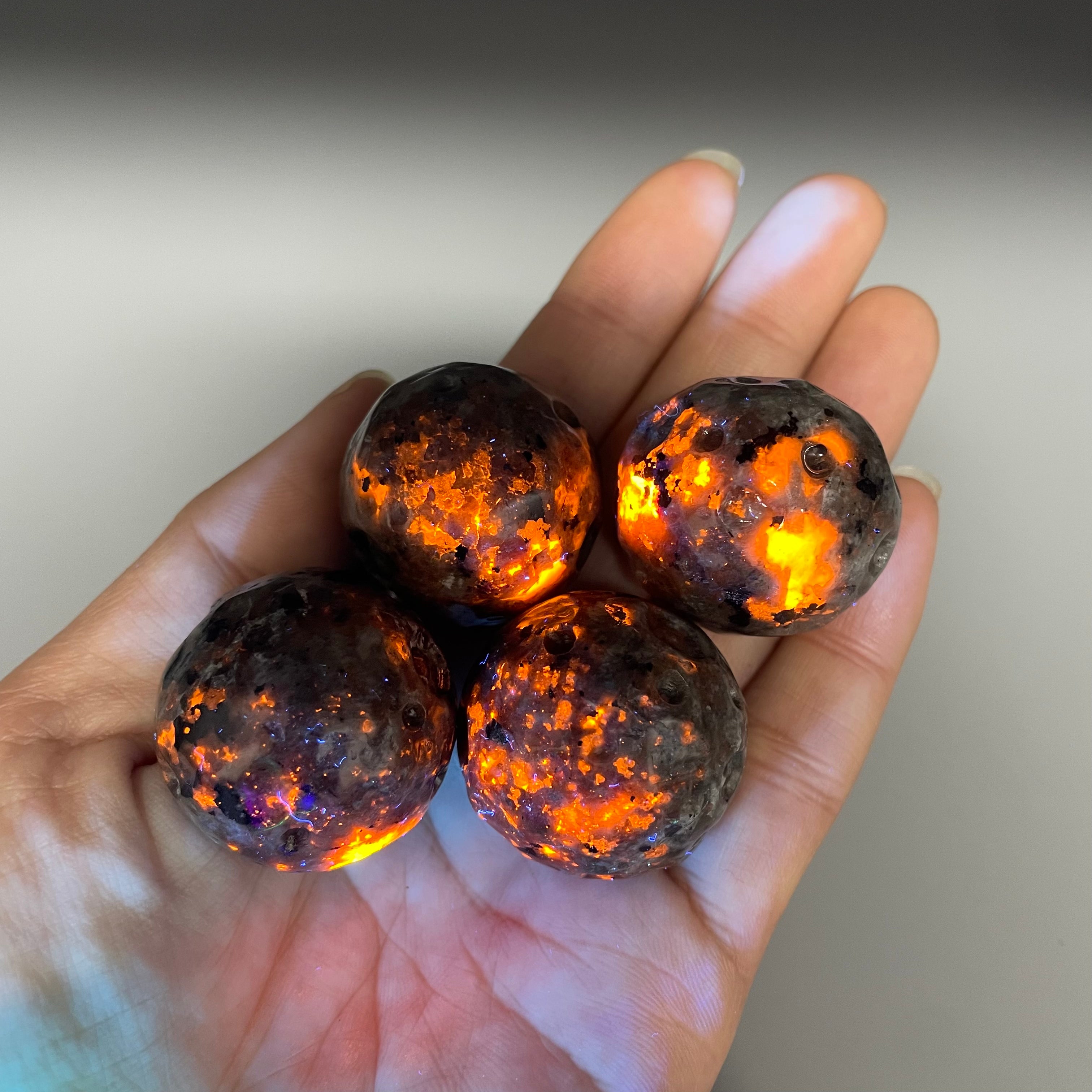 3CM Crater Moon Sphere Natural Crystal Carving