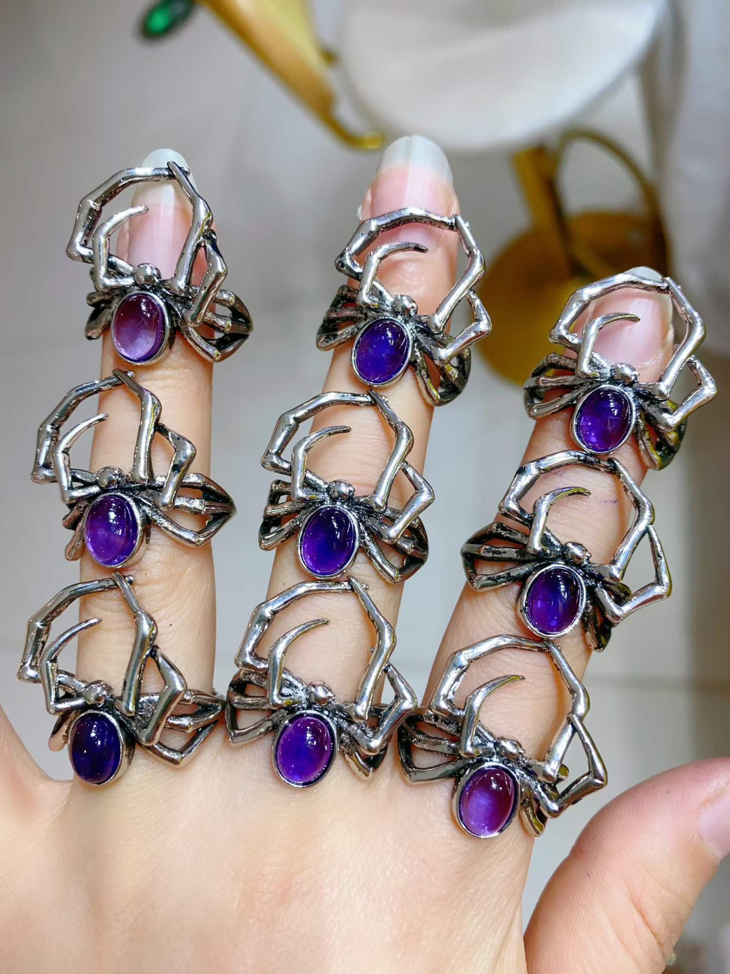 Adjustable spider ring