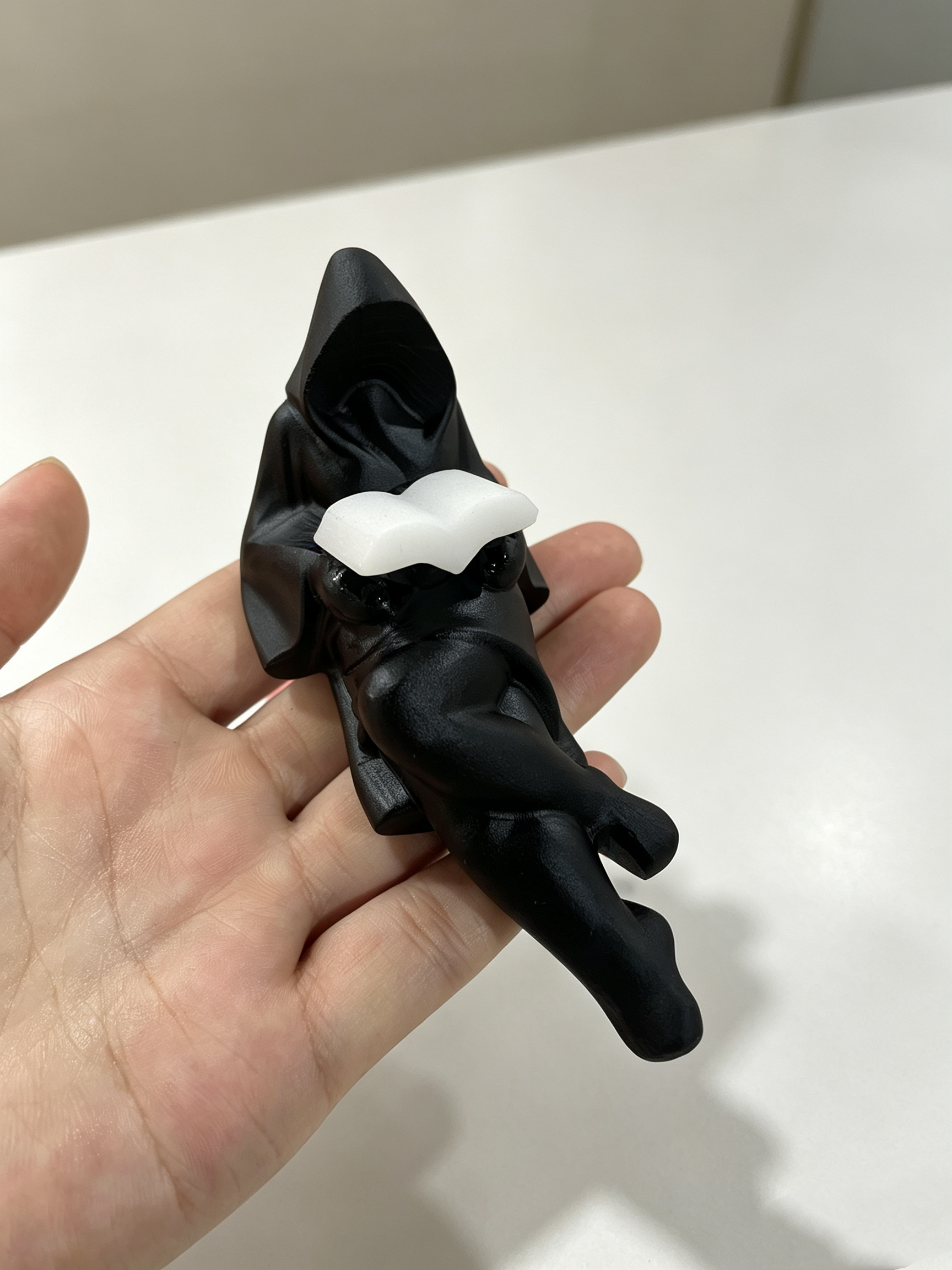 13cm reaper reading a book carving