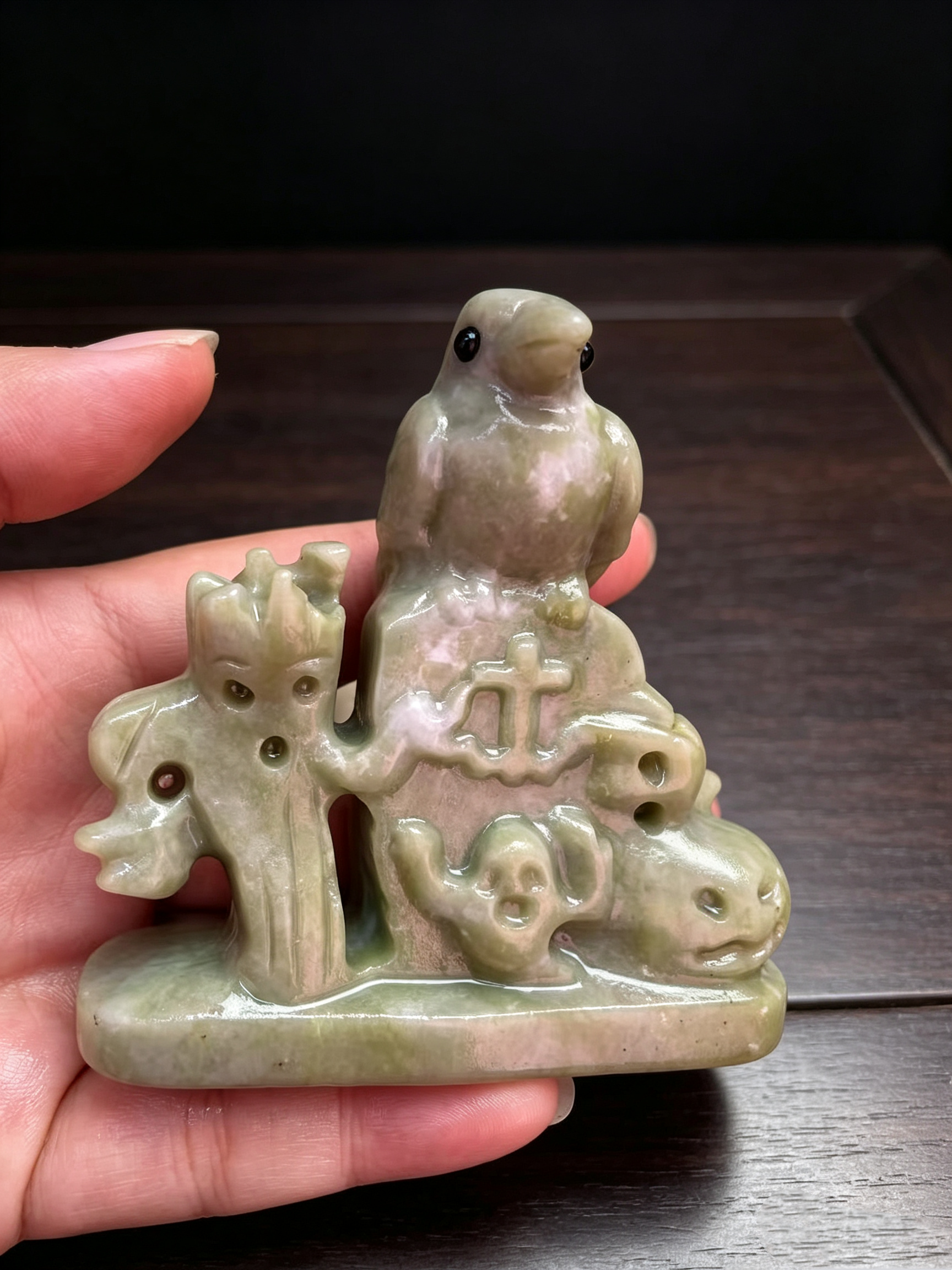 10cm tombstone carving