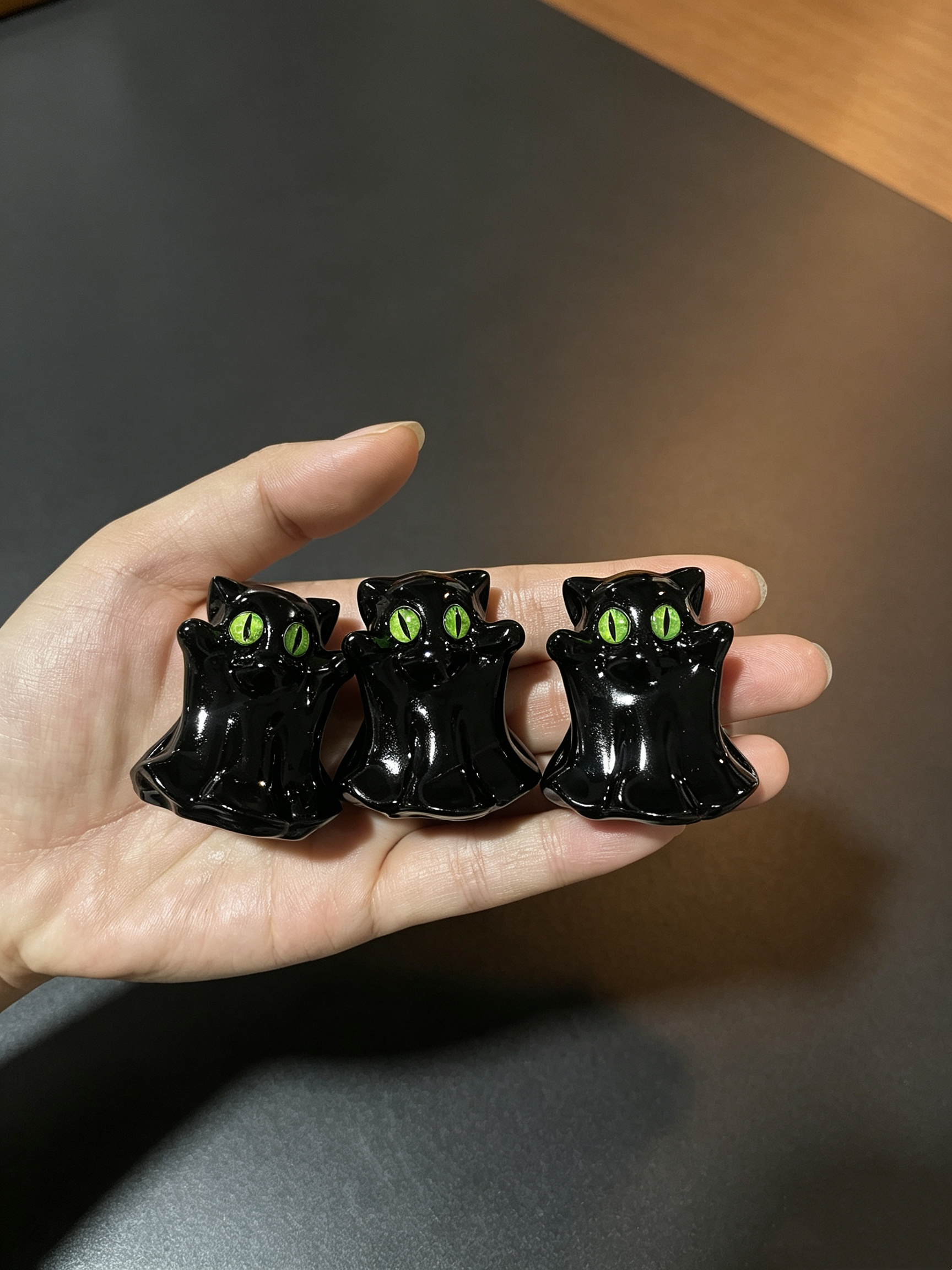 4cm Ghost Cat carving