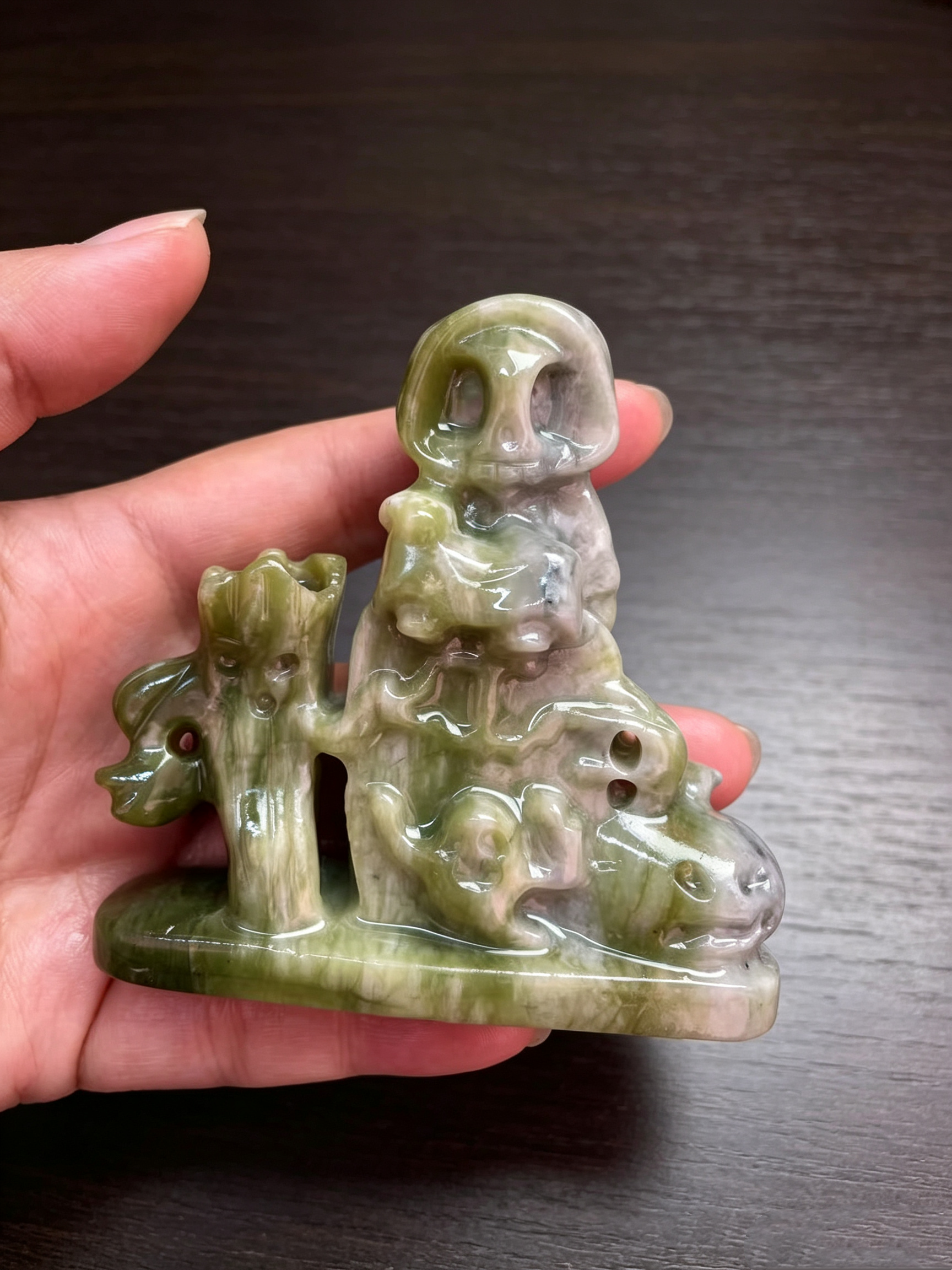 10cm tombstone carving