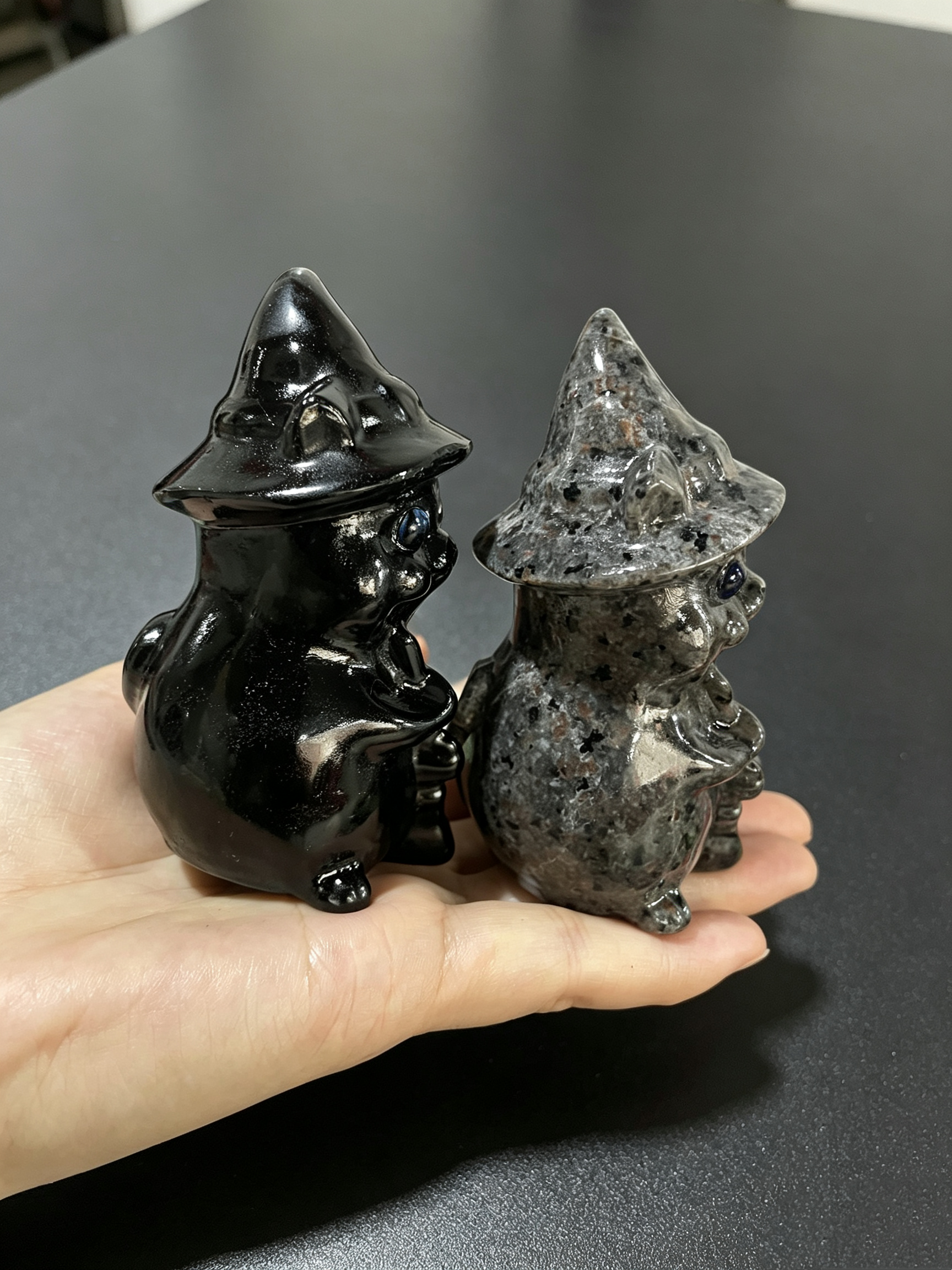 7cm Cat Witch Carving