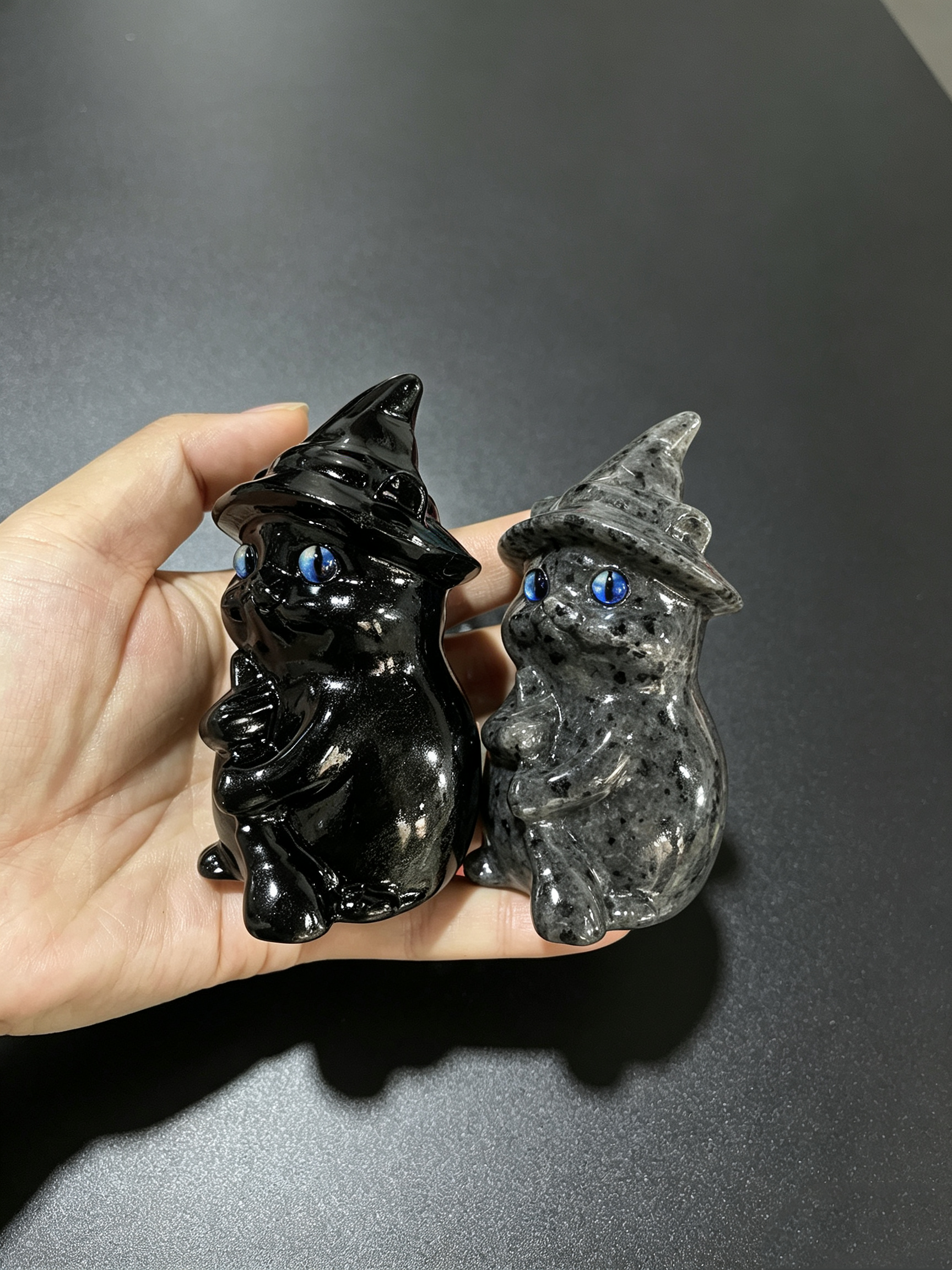 7cm Cat Witch Carving