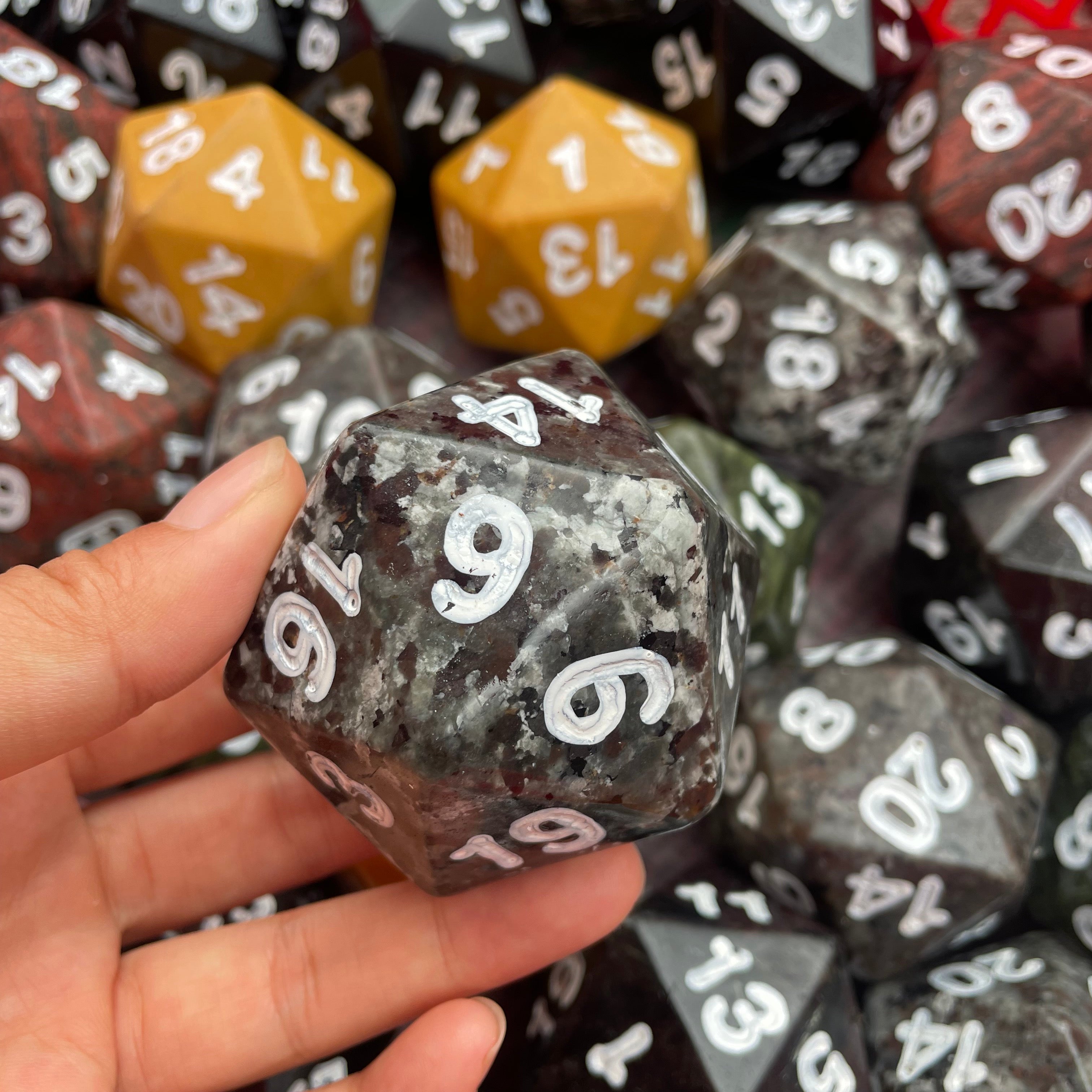 7CM Dice Carving