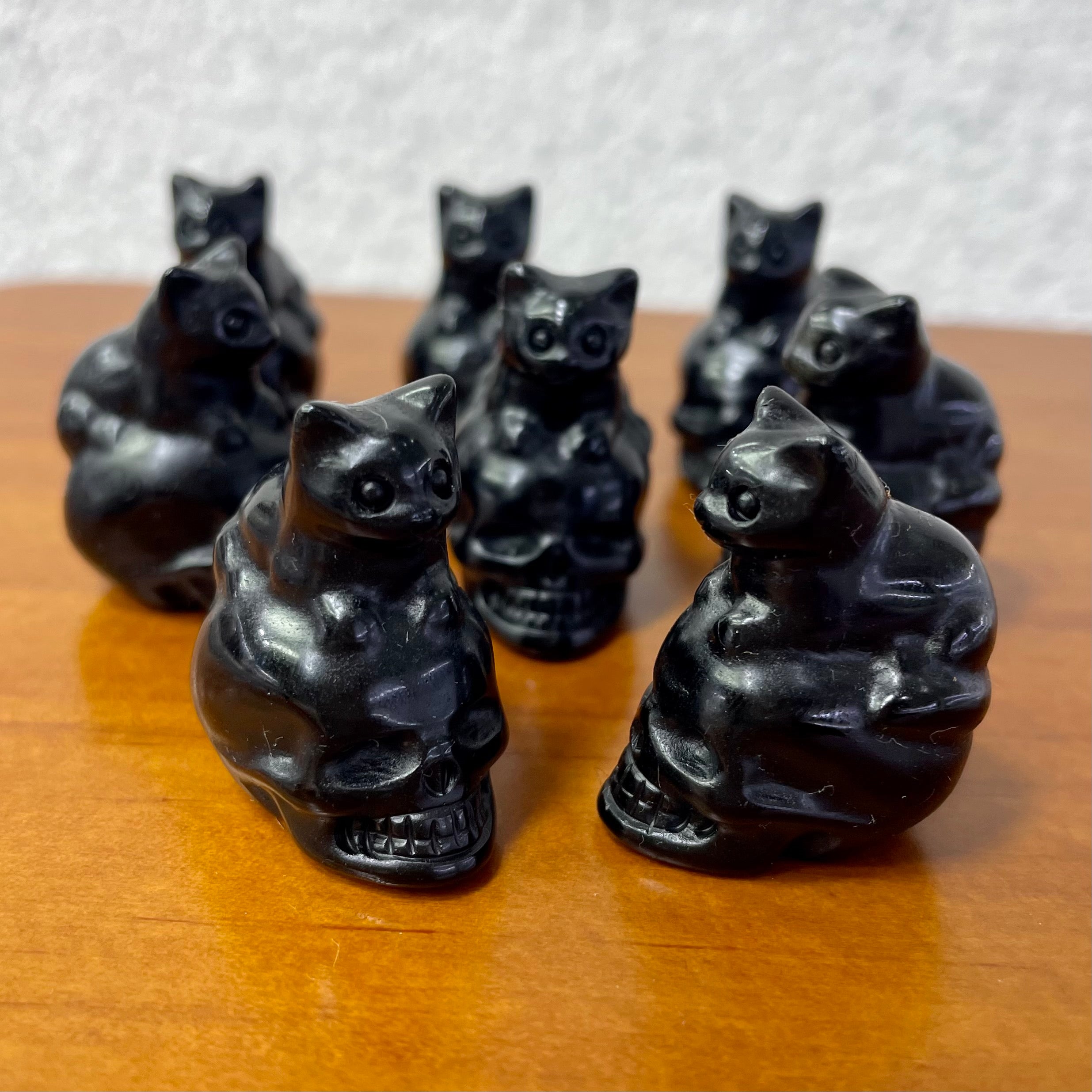 3CM Cat on Skull Mini Carving