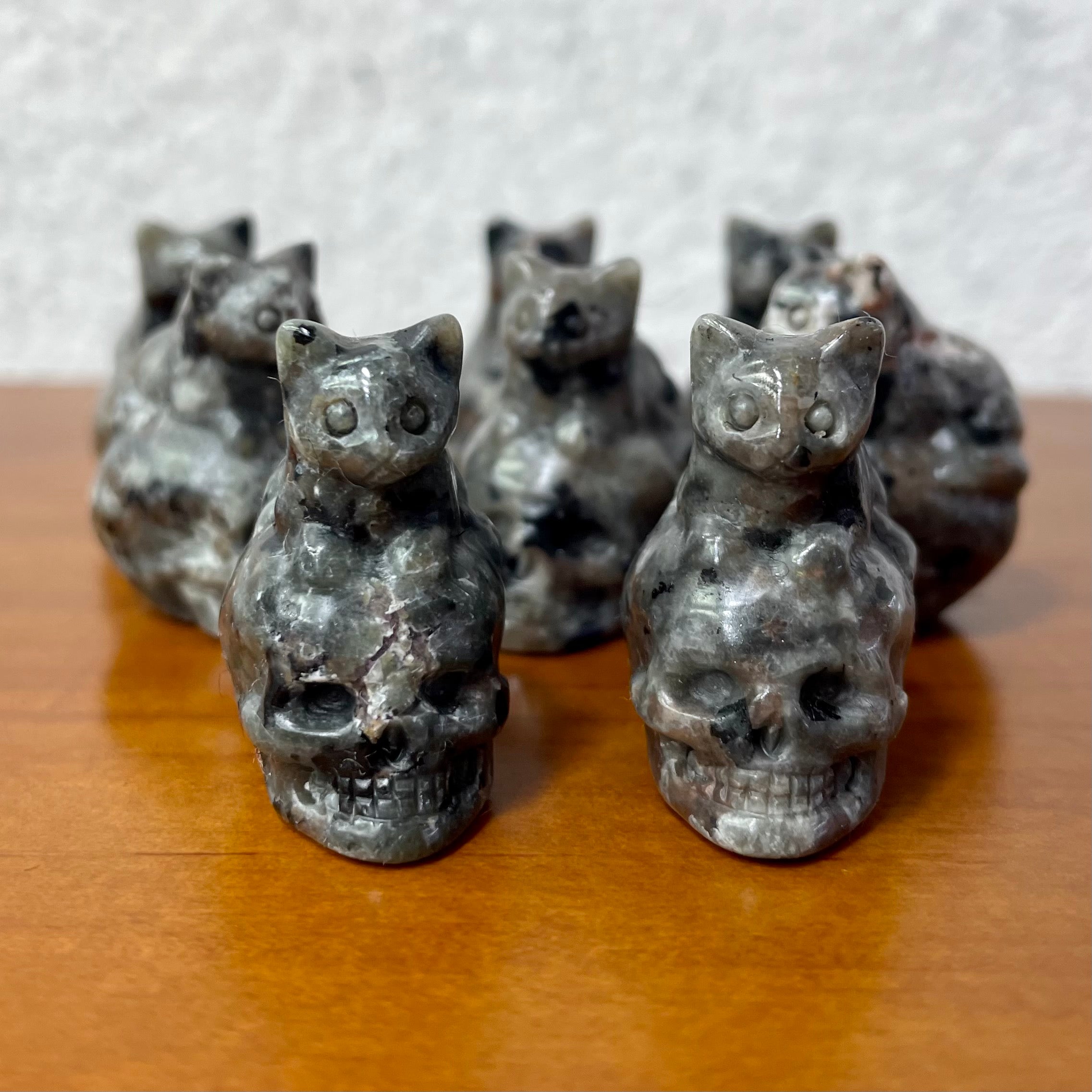 3CM Cat on Skull Mini Carving