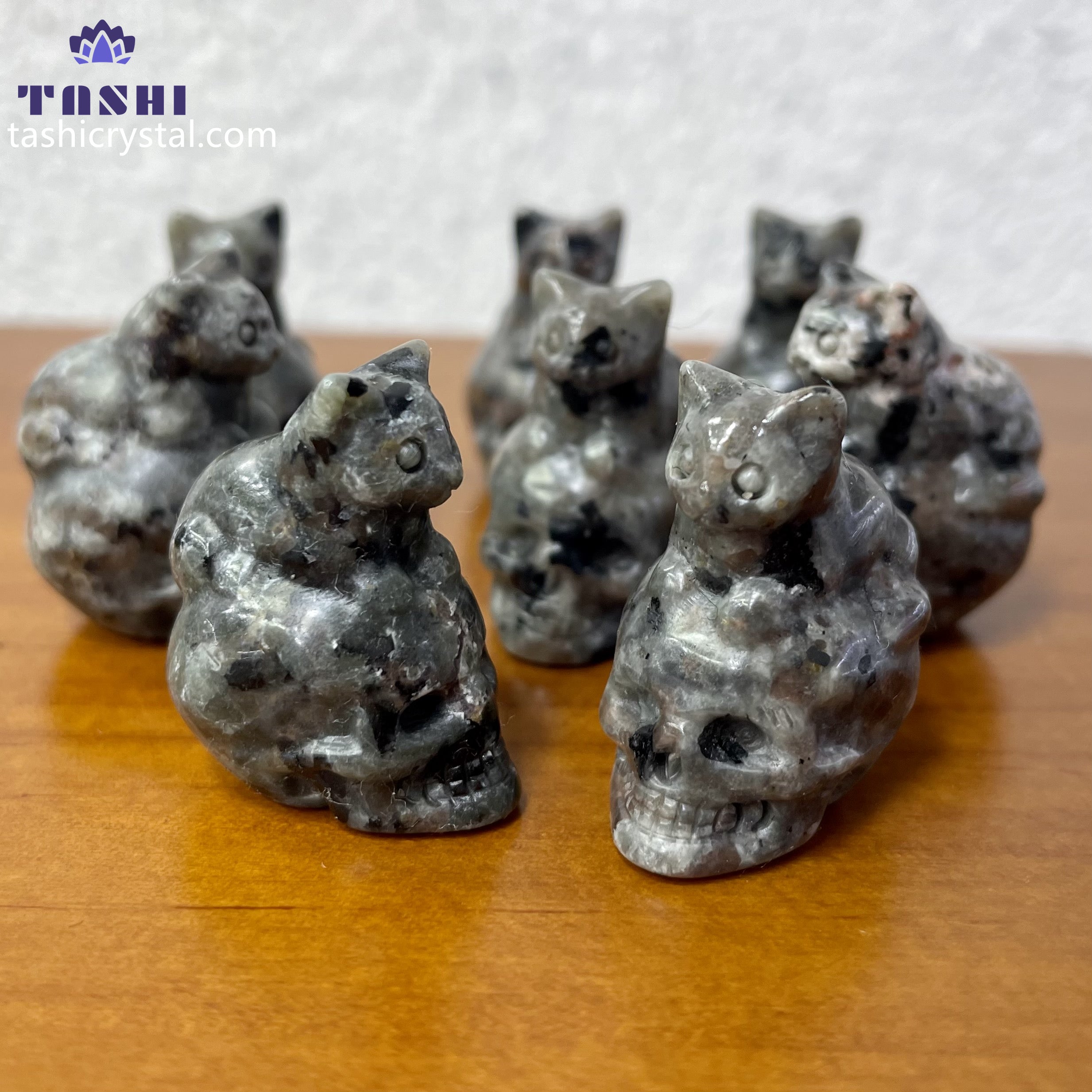 3CM Cat on Skull Mini Carving