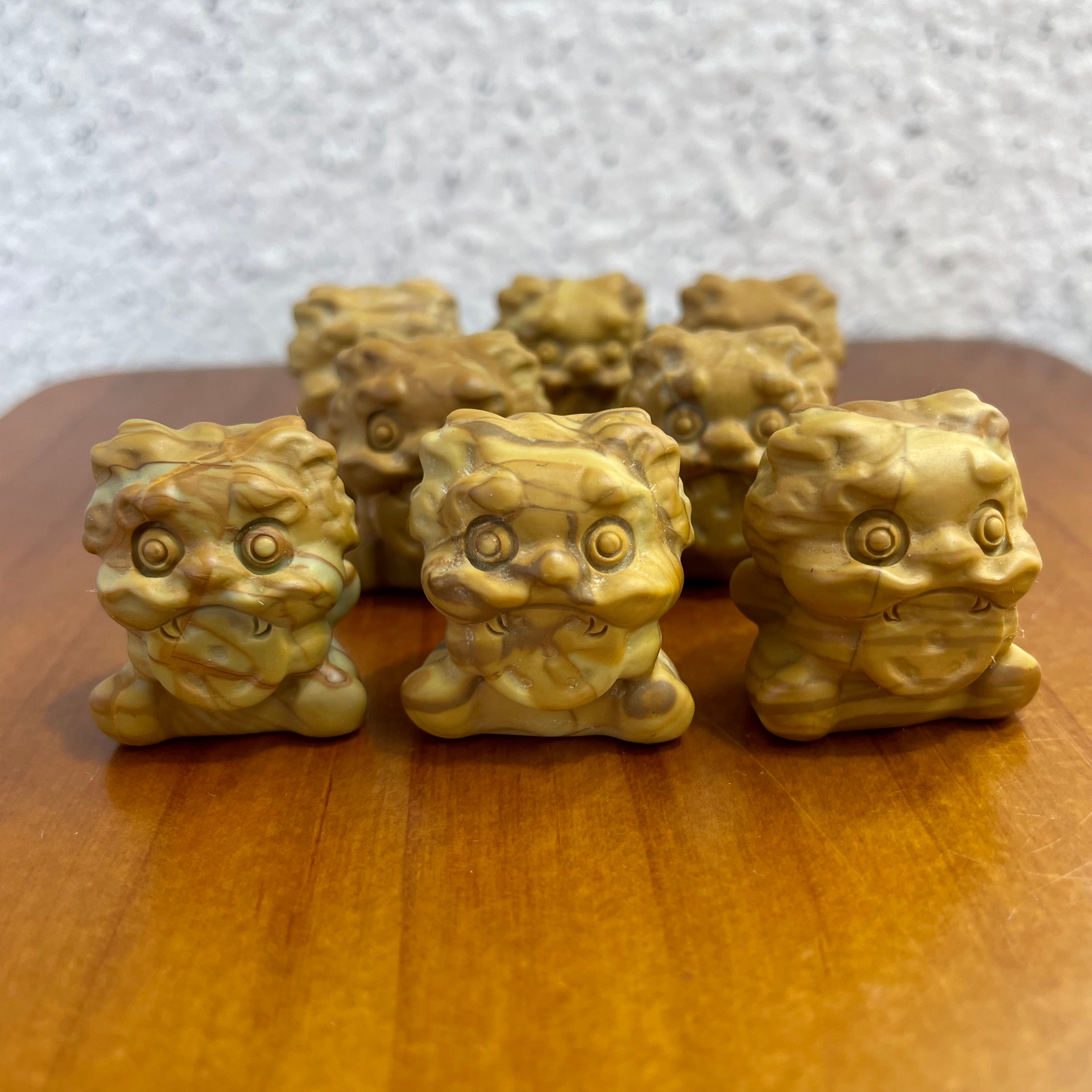 3CM Money Lion Mini Carving