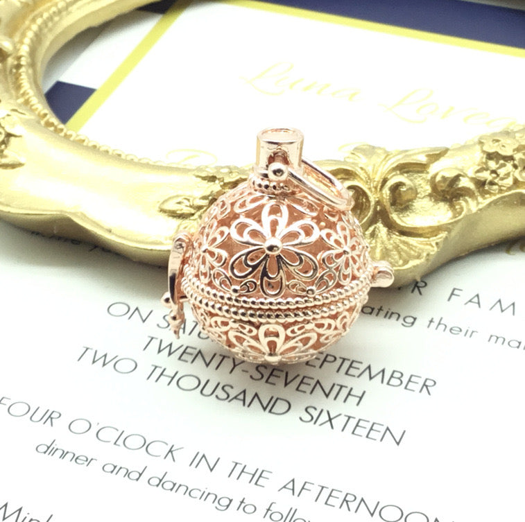 Flower Metal Sphere Holder Necklace Perfume Pendant