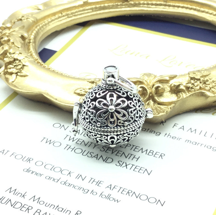 Flower Metal Sphere Holder Necklace Perfume Pendant
