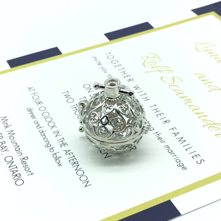 Hearts Metal Sphere Holder Necklace