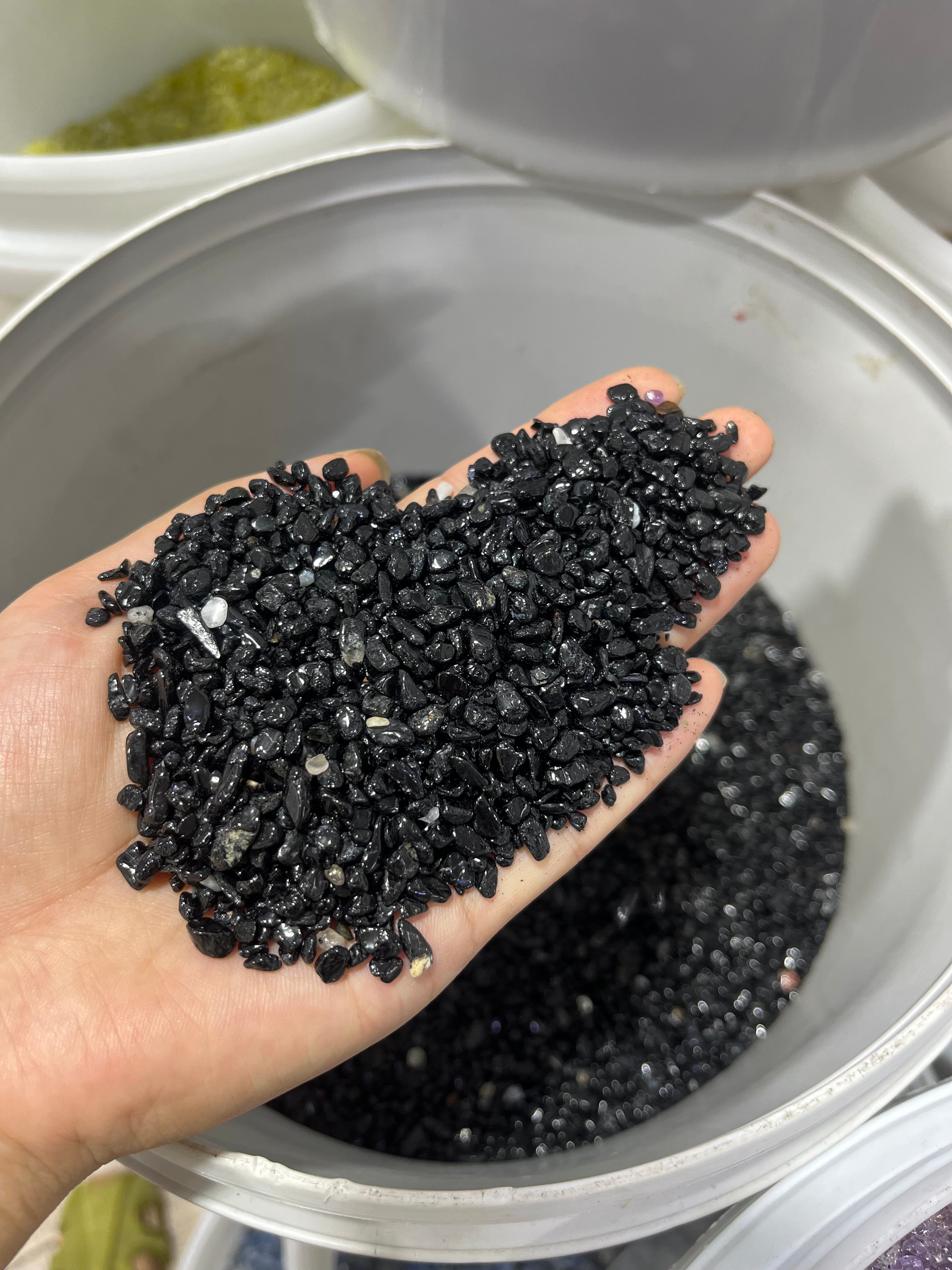 black tourmaline chips