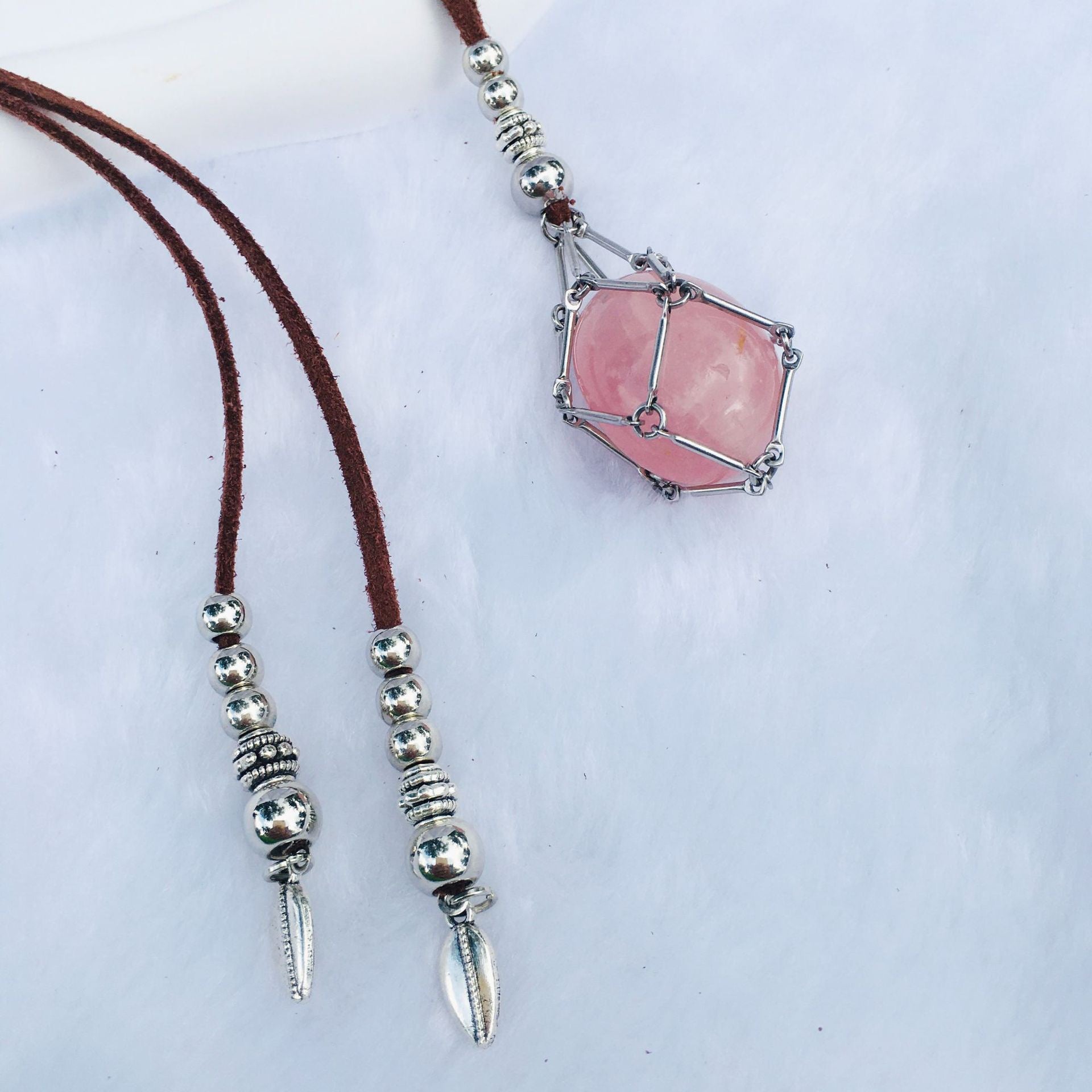 Net Holder with Leather Chord Necklace