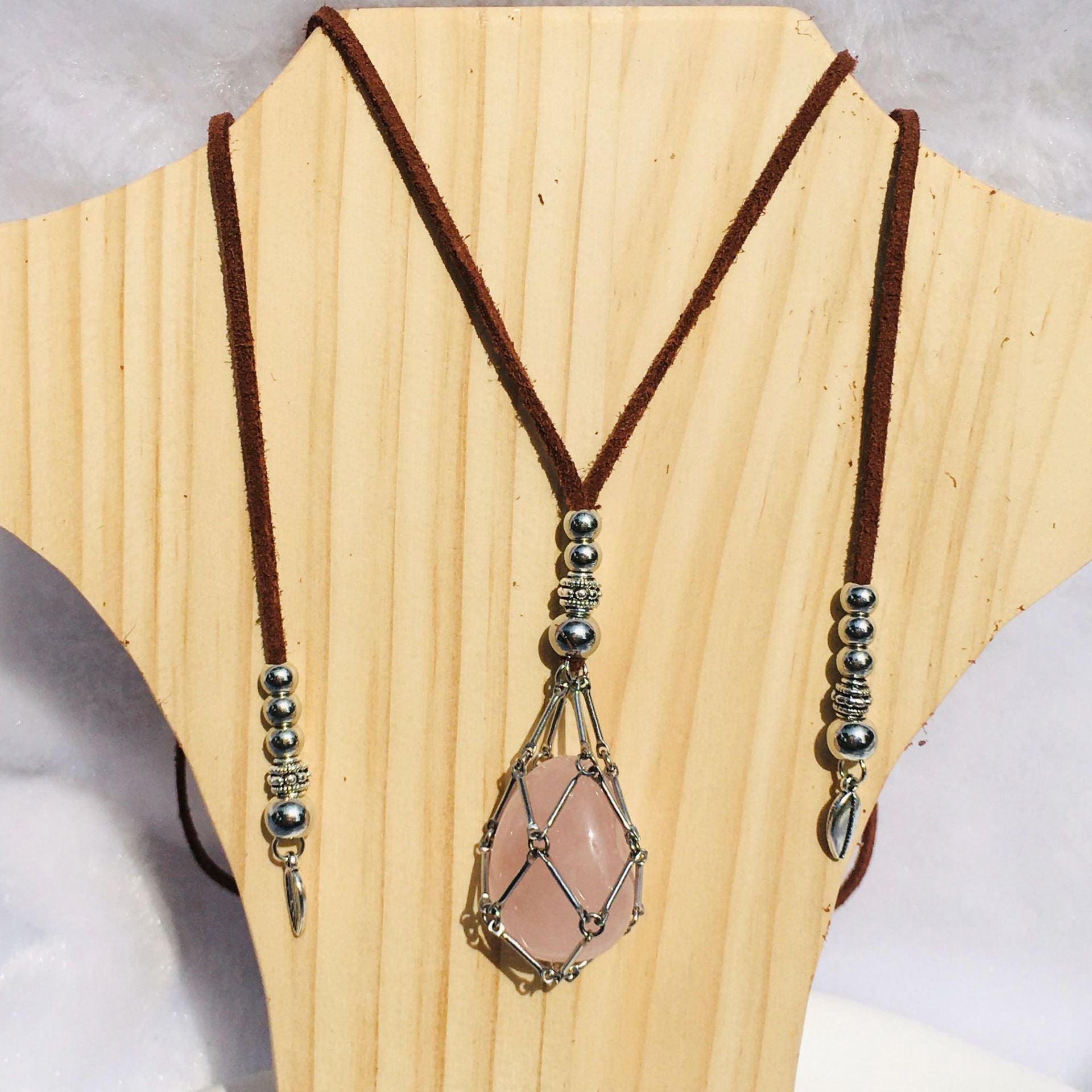 Net Holder with Leather Chord Necklace