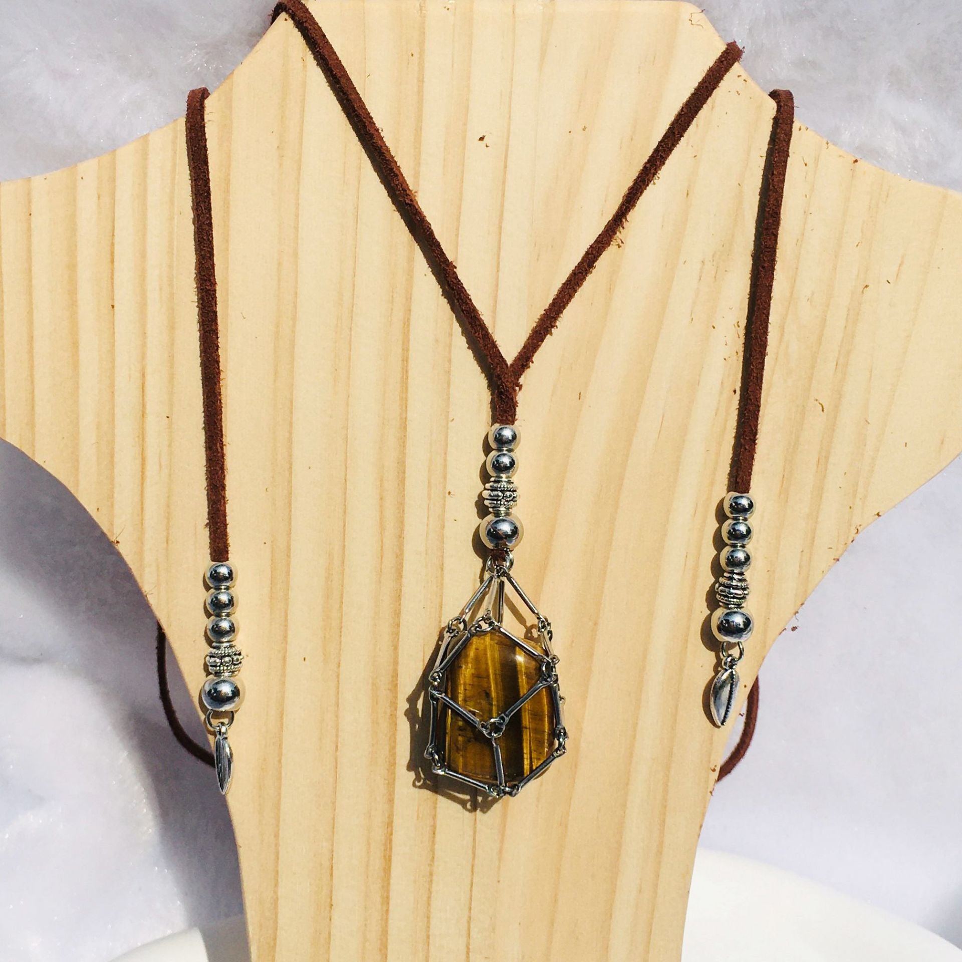 Net Holder with Leather Chord Necklace