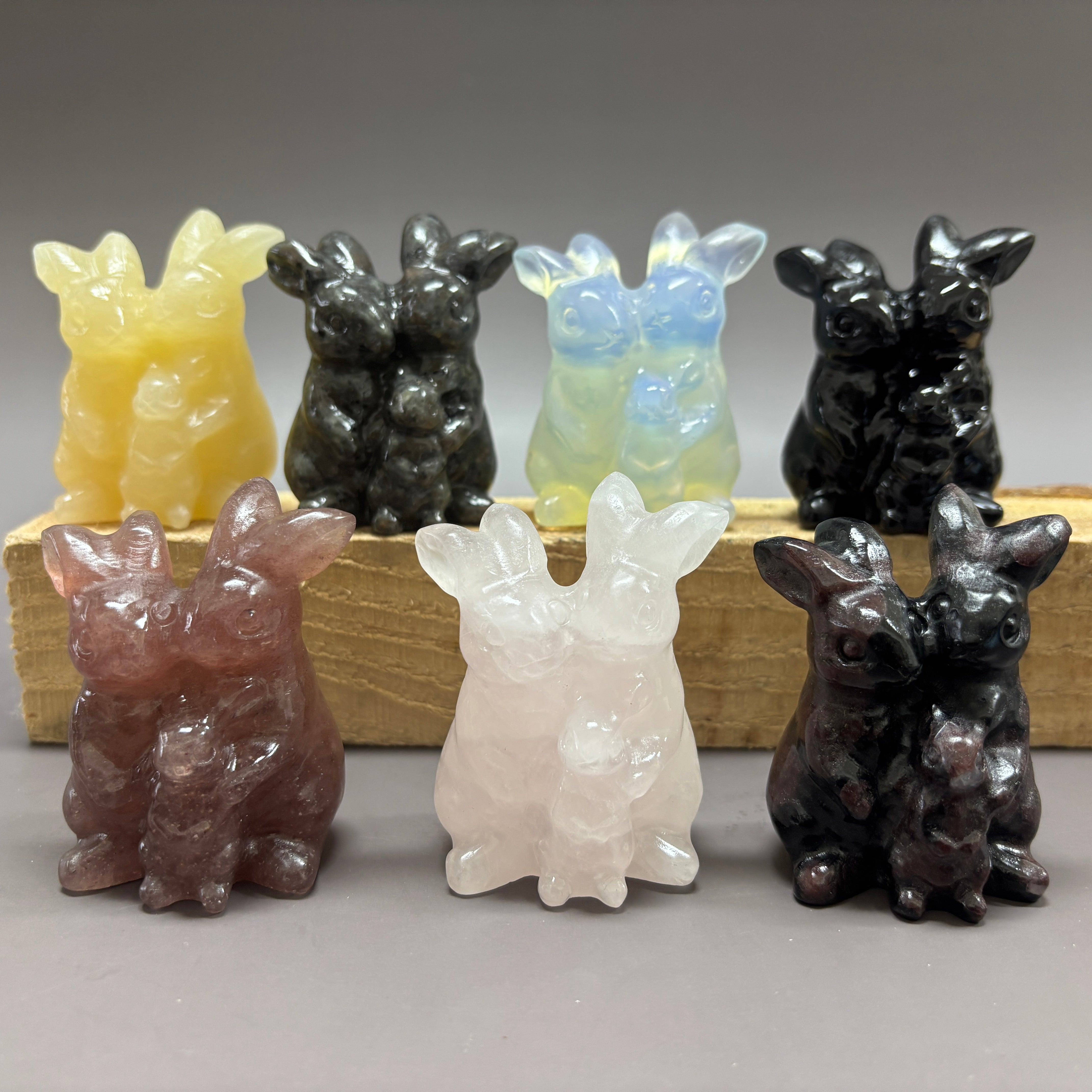 6CM Three Rabbit Family Carving