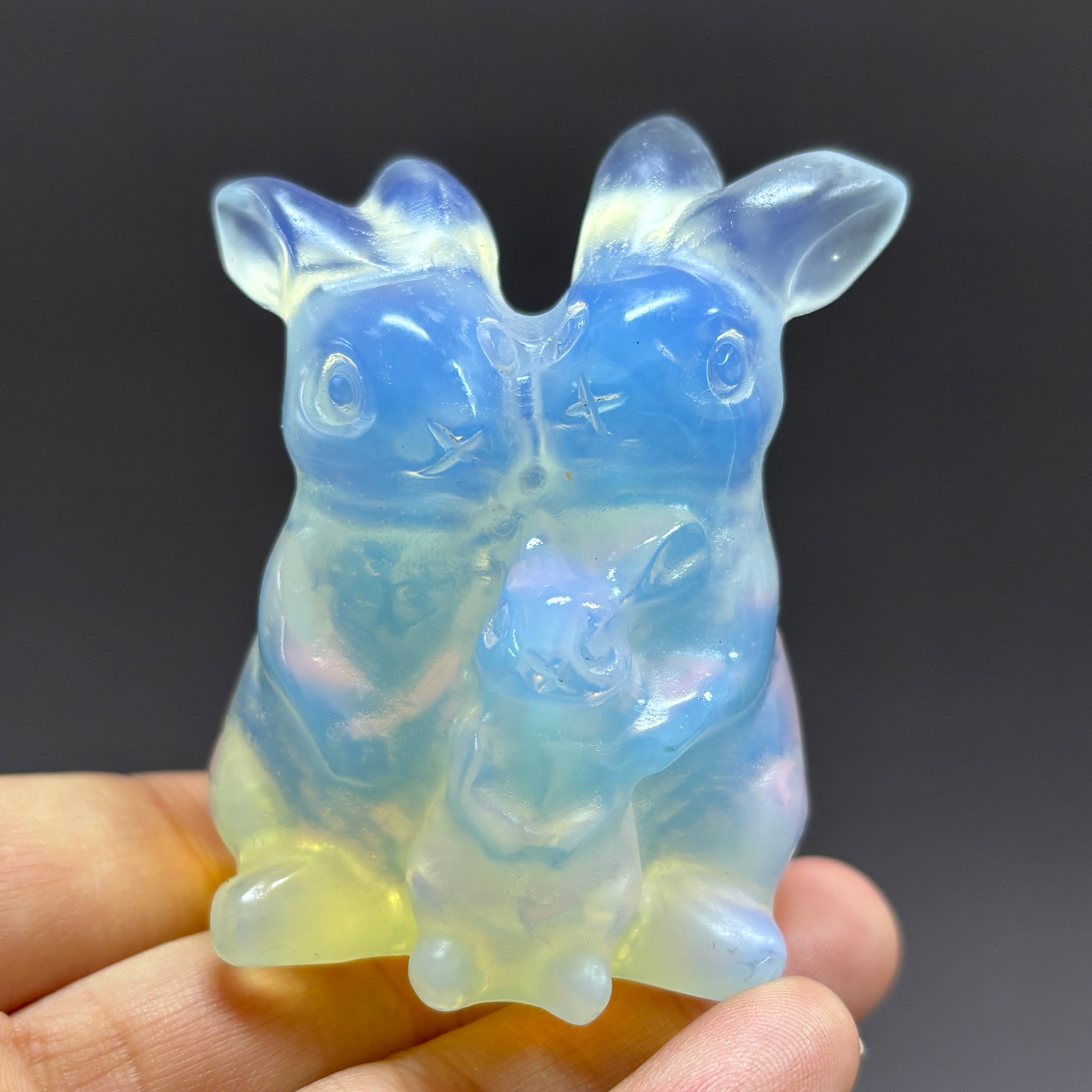 6CM Three Rabbit Family Carving