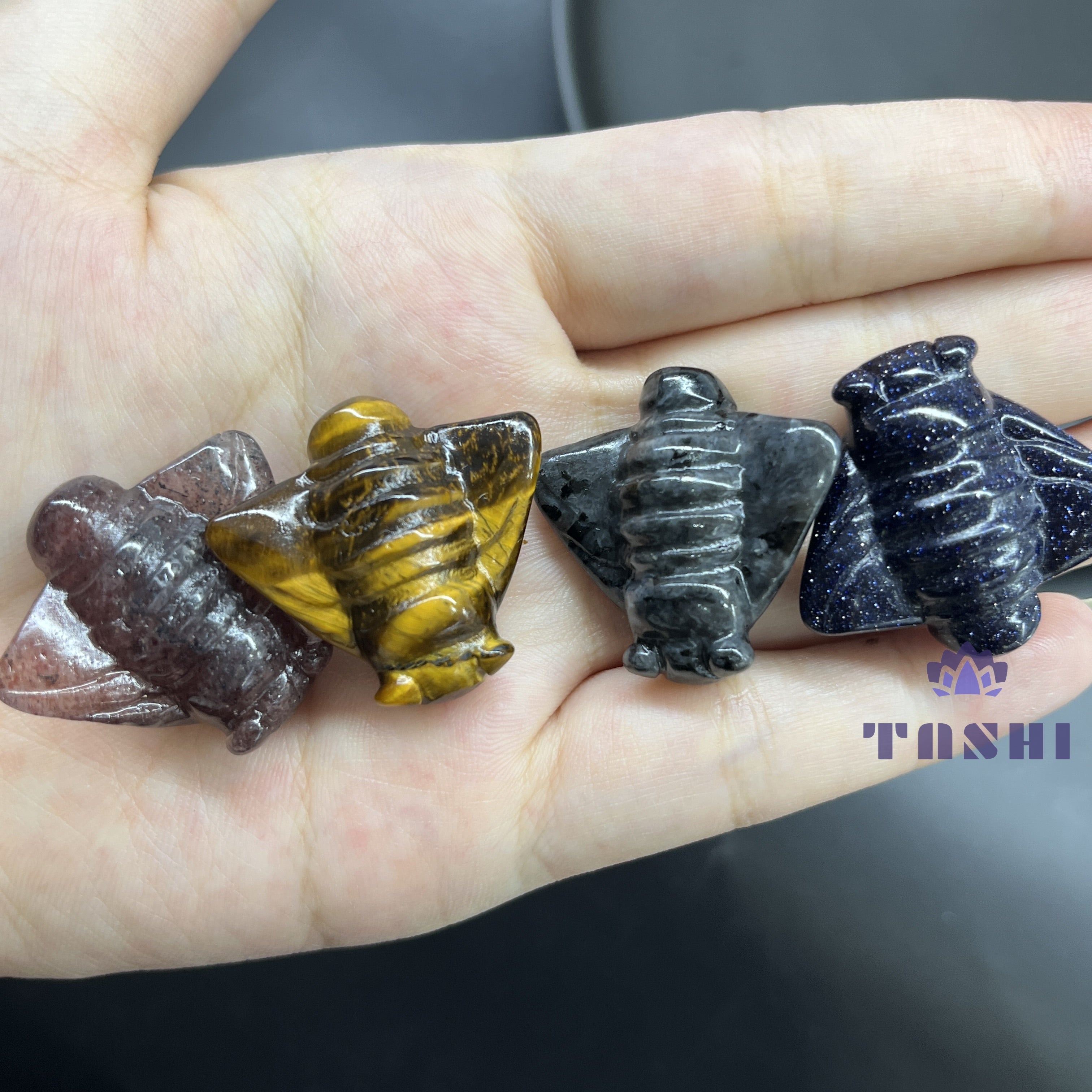 3CM Mini Bee Natural Crystal Carving