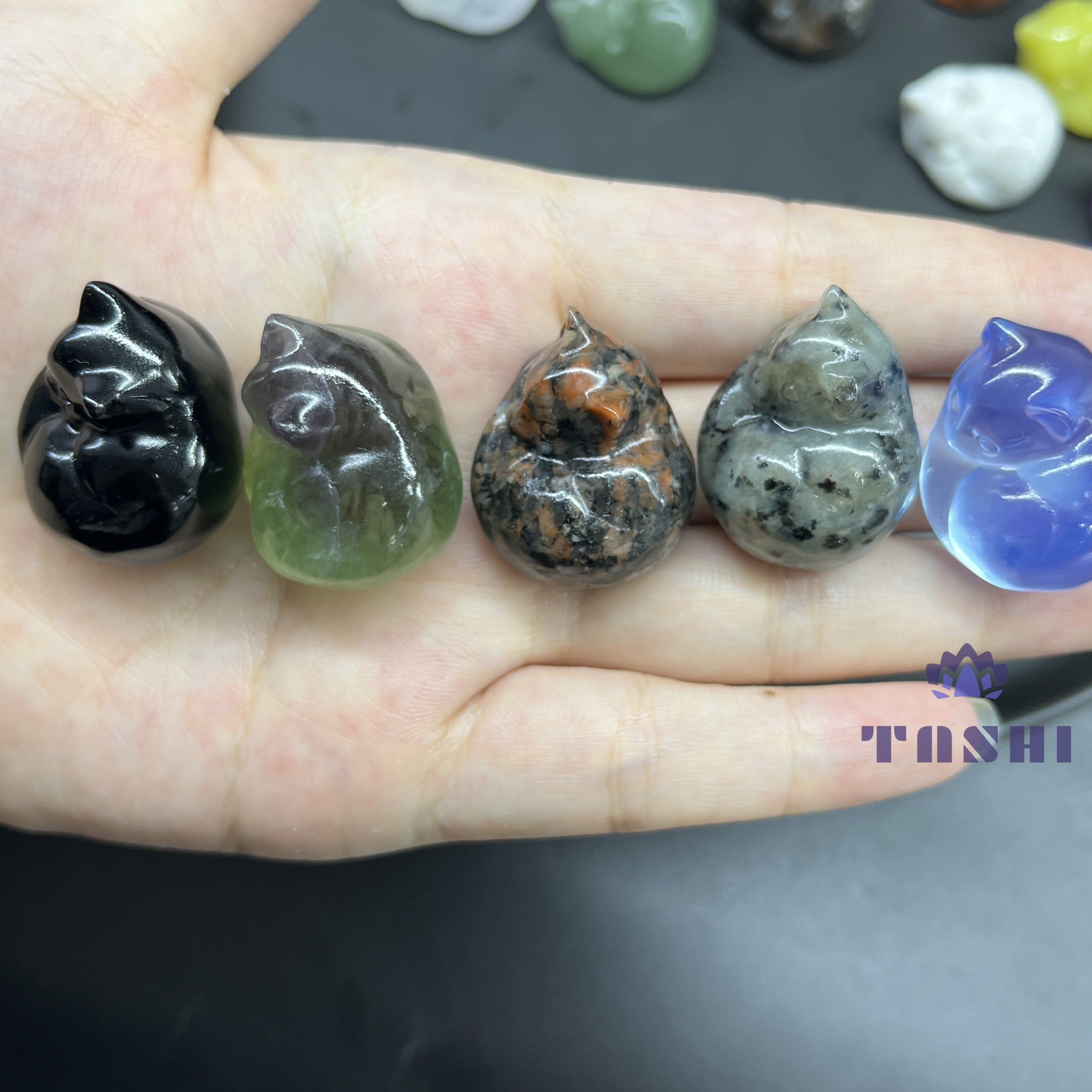 3CM Mini Sleeping Cat Carving