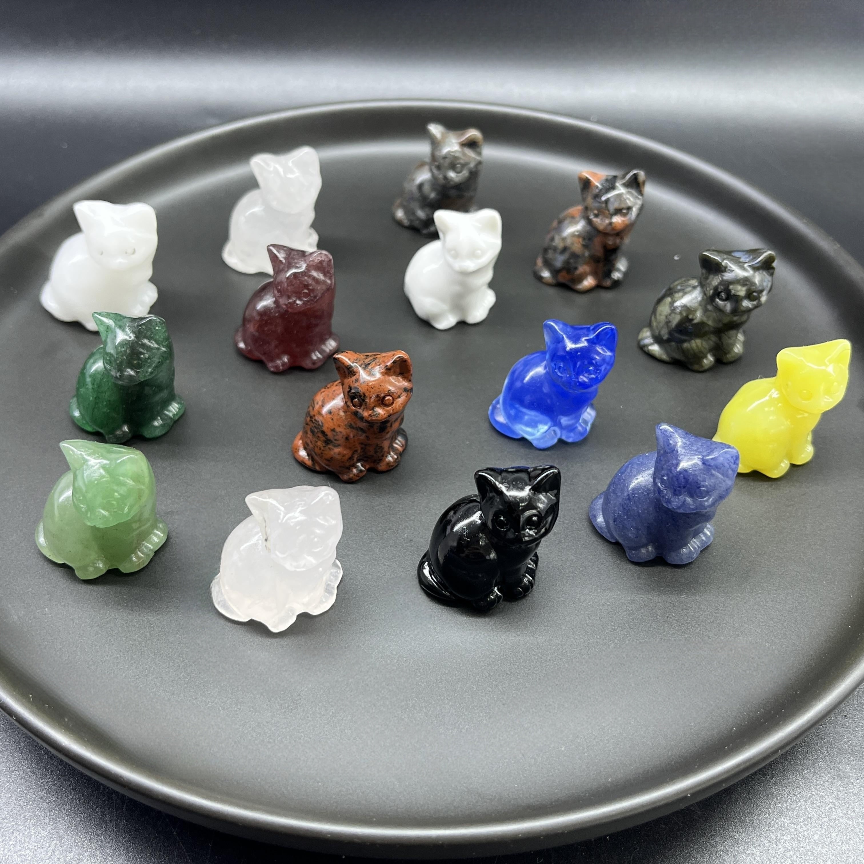 3CM Mini Sitting Cat Carving