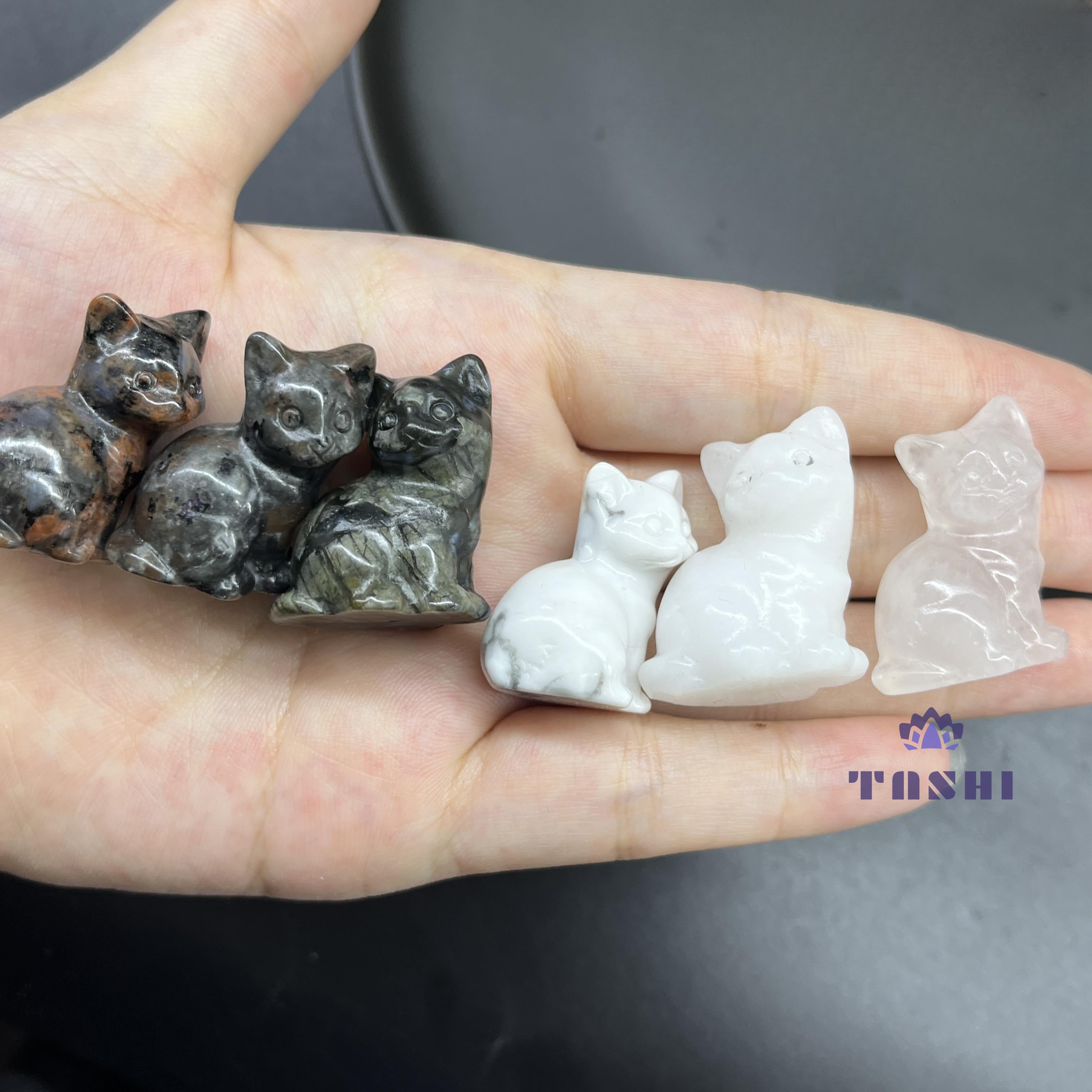 3CM Mini Sitting Cat Carving
